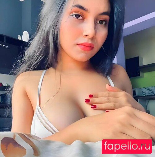 Arpa Roy Onlyfans Photo Gallery 