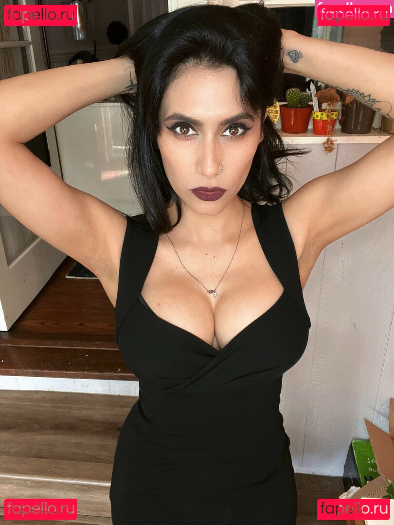 Cristina Vee Nude Onlyfans Photo 25