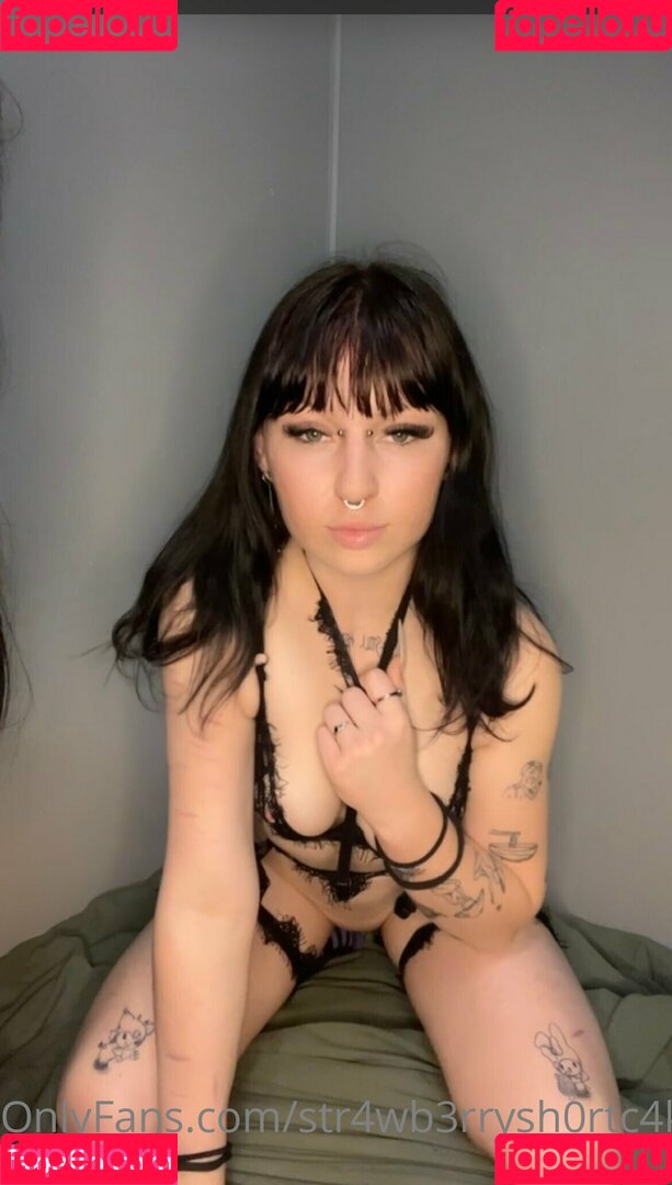 str4wb3rrysh0rtc4k3 Onlyfans Photo Gallery 