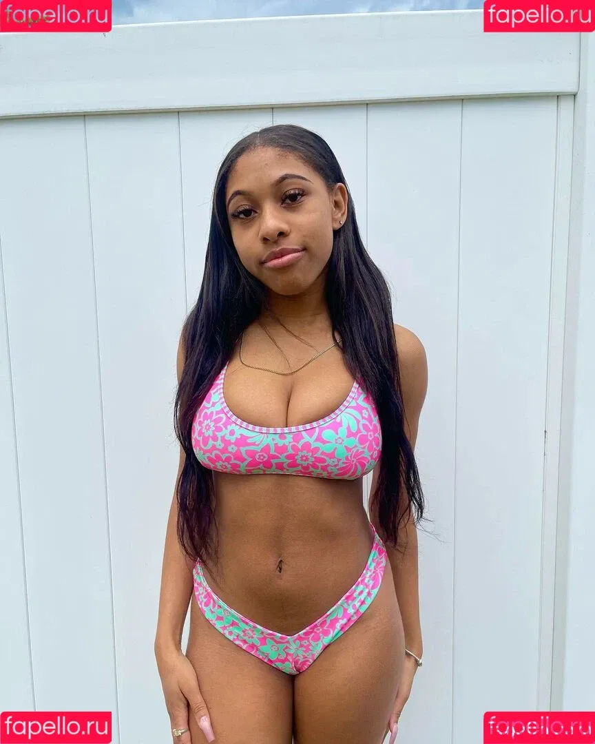 Elyse Rey Onlyfans Photo Gallery 