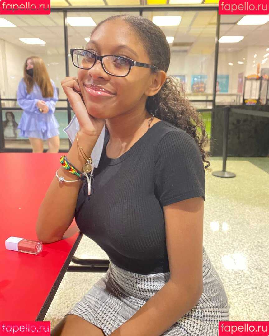 Elyse Rey Onlyfans Photo Gallery 