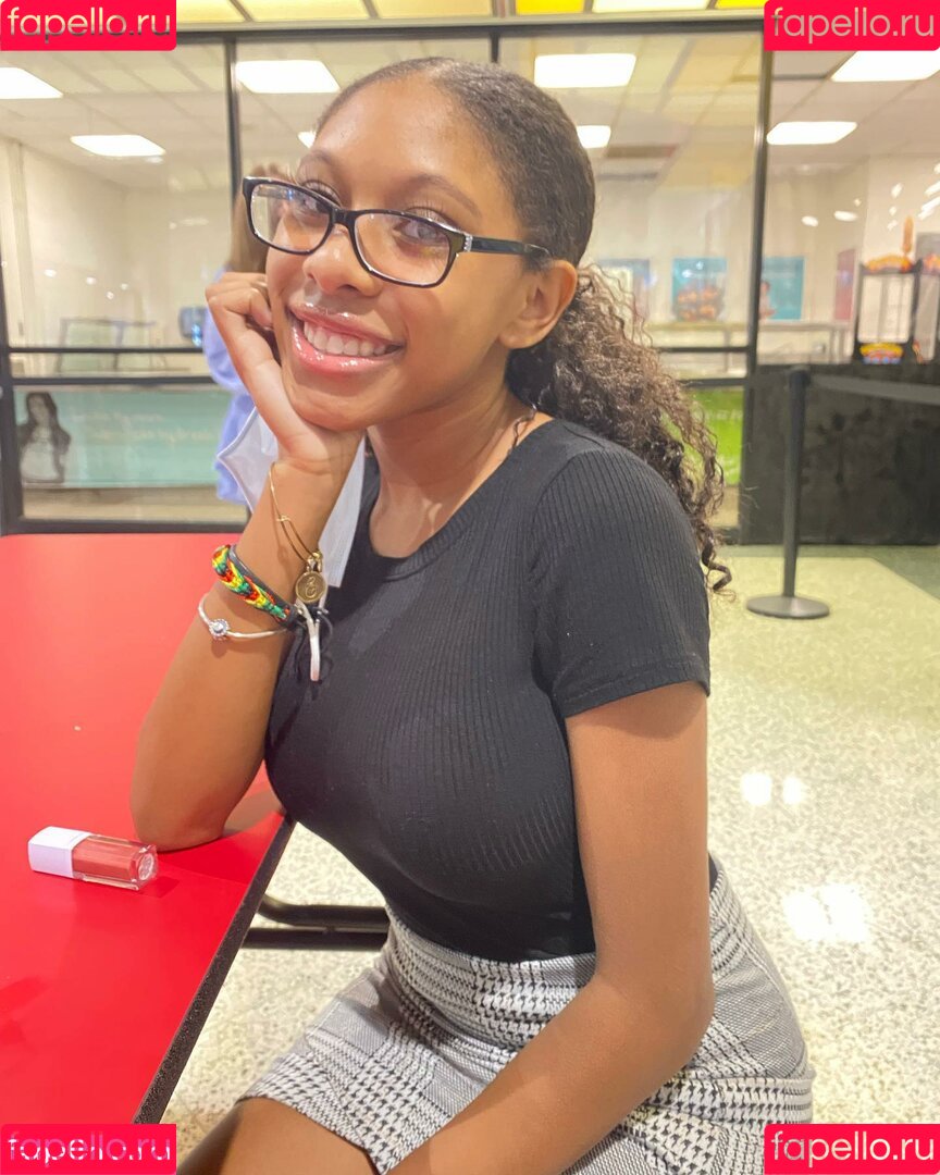 Elyse Rey Onlyfans Photo Gallery 