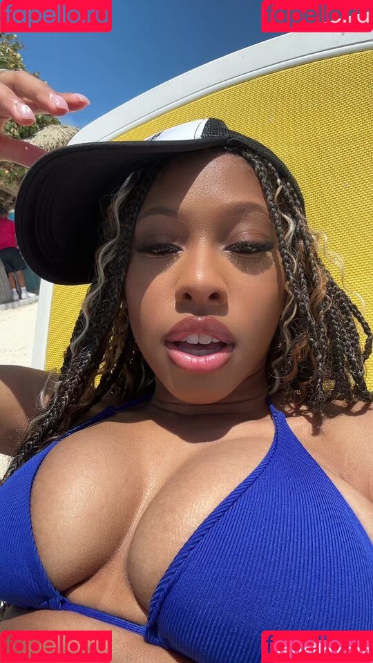 Elyse Rey Onlyfans Photo Gallery 