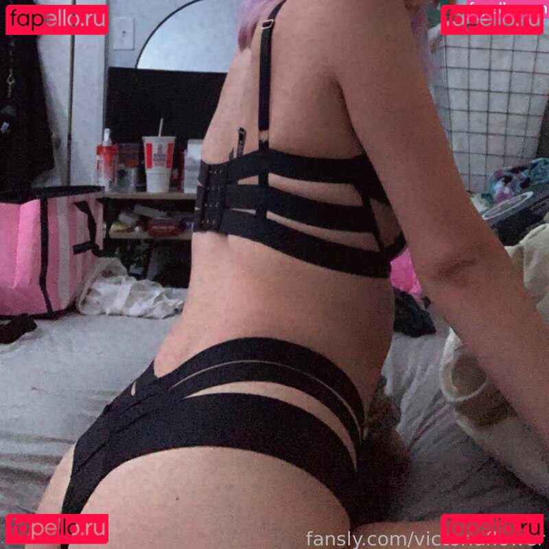 Victoria Flower Nude Onlyfans Photo 37