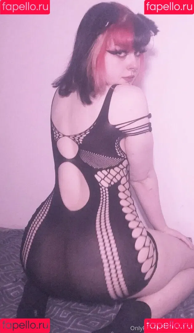 Xcrybebi Onlyfans Photo Gallery 