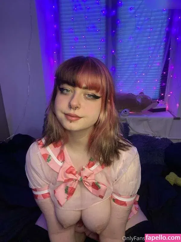 Xcrybebi Onlyfans Photo Gallery 