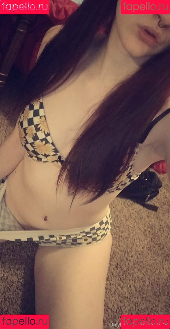 benz.babe Onlyfans Photo Gallery 