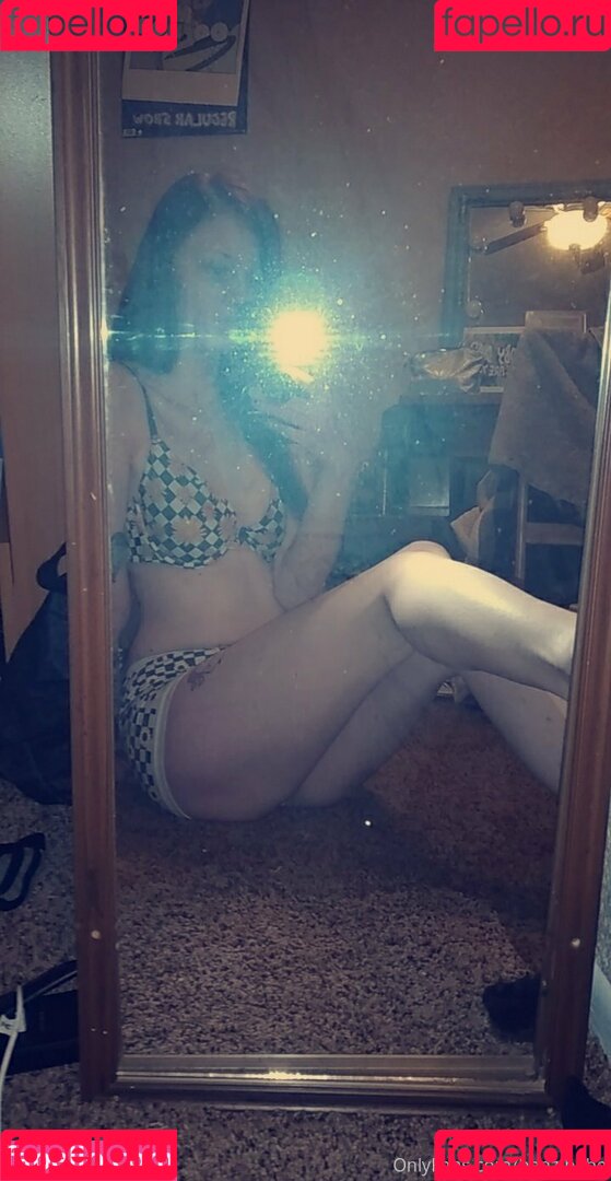 benz.babe Onlyfans Photo Gallery 