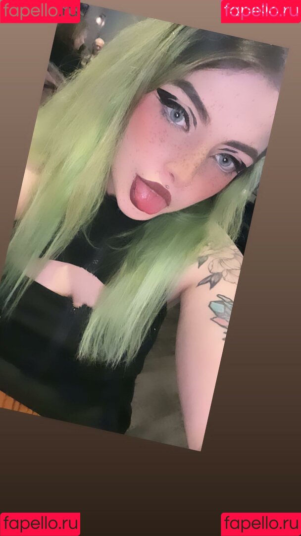 Spitwicked Onlyfans Photo Gallery 