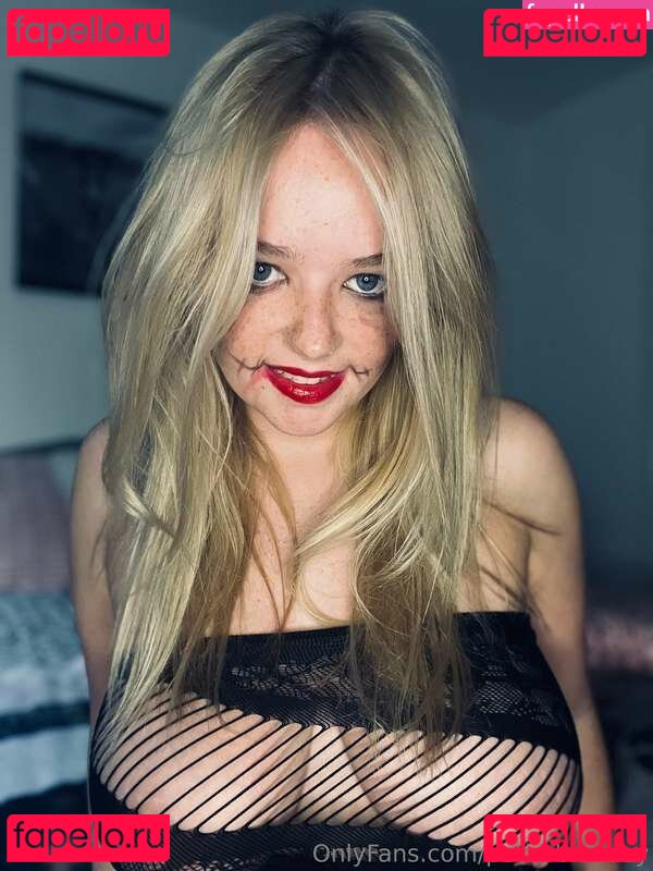 SophieSin Nude Onlyfans Photo 6