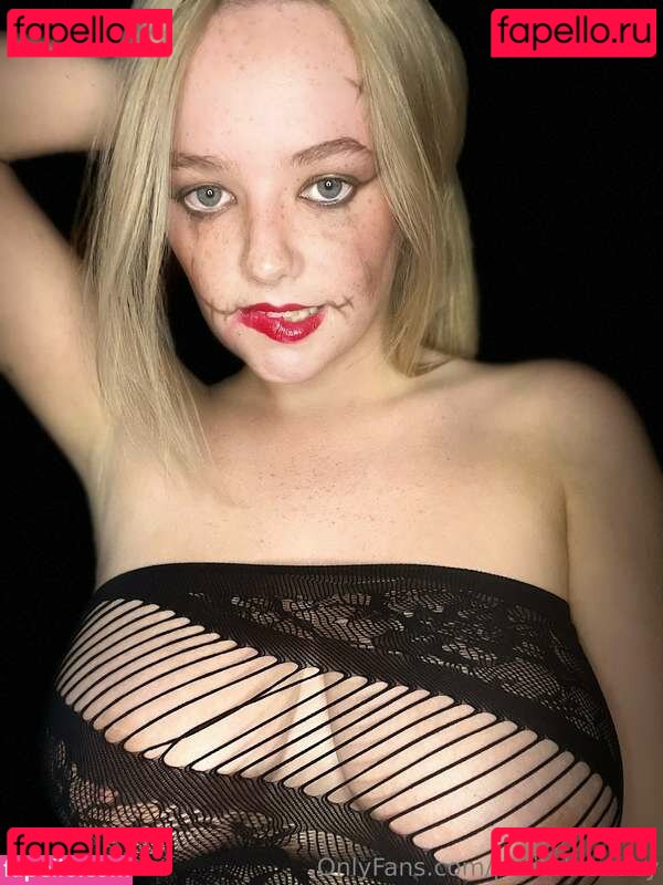 SophieSin Nude Onlyfans Photo 3