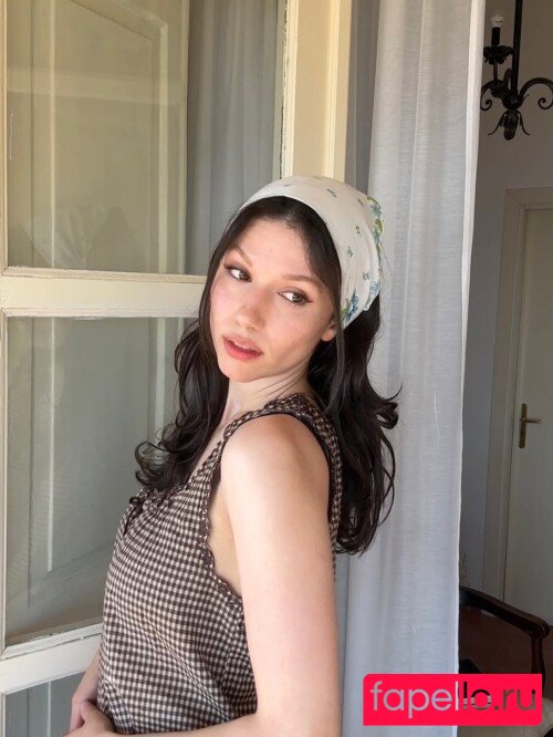 Grace Caroline Nude Onlyfans Photo 8