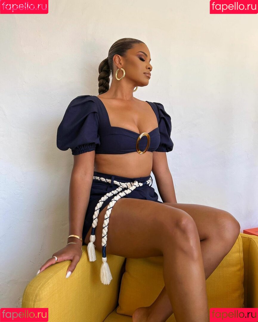 Kamie Crawford Onlyfans Photo Gallery 