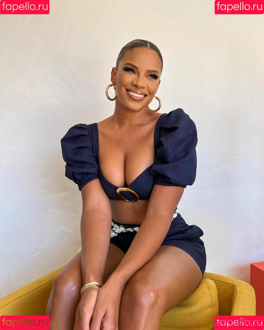 Kamie Crawford Onlyfans Photo Gallery 