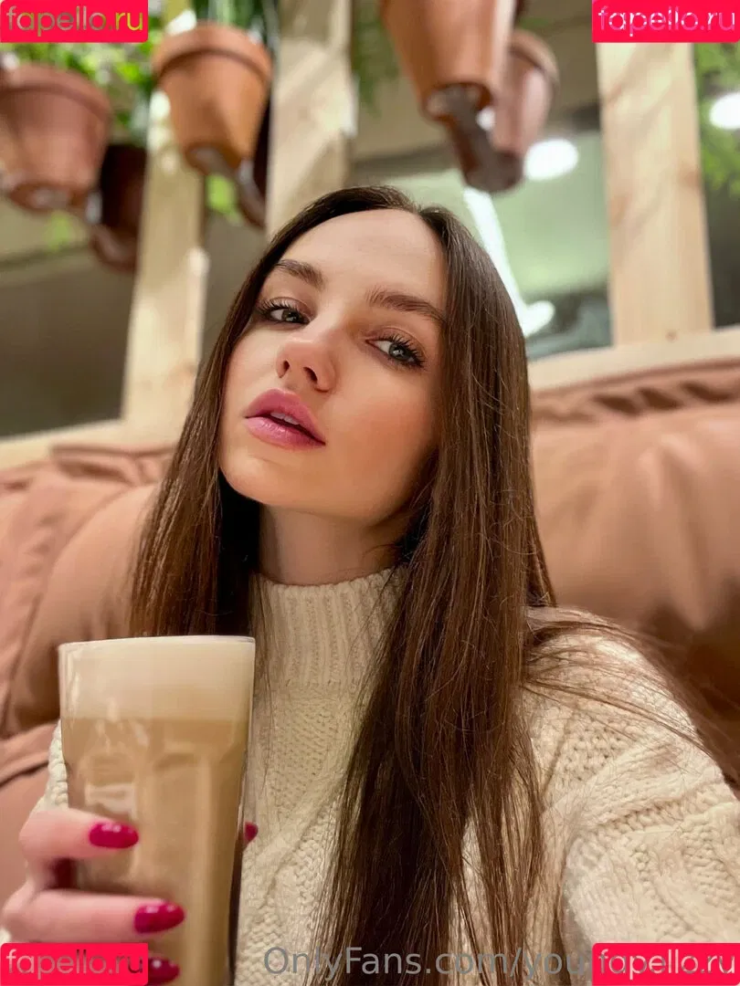 youngy.lizzy Onlyfans Photo Gallery 
