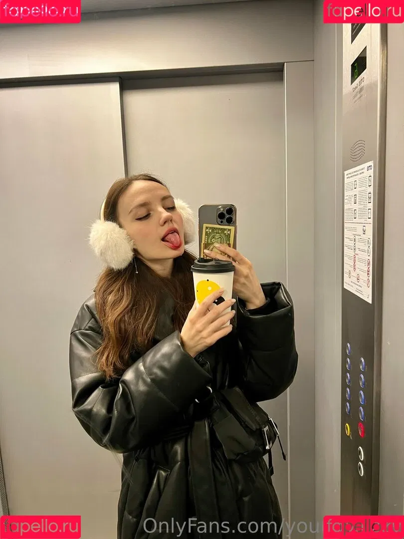 youngy.lizzy Onlyfans Photo Gallery 