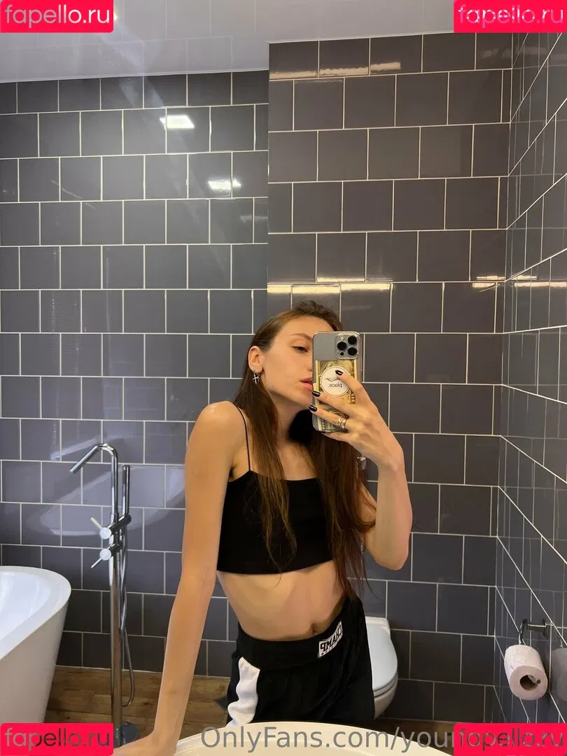 youngy.lizzy Onlyfans Photo Gallery 