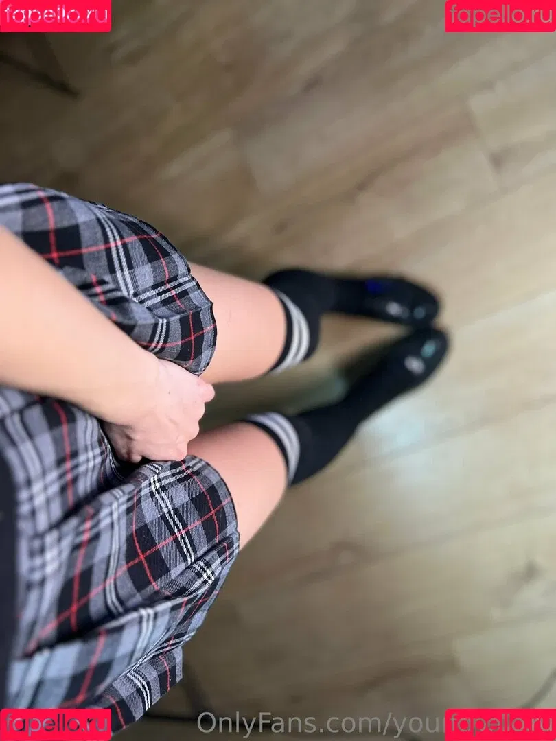 youngy.lizzy Onlyfans Photo Gallery 