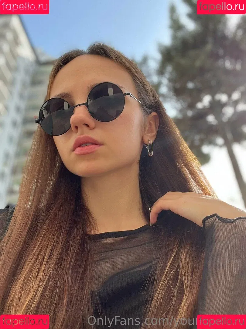 youngy.lizzy Onlyfans Photo Gallery 
