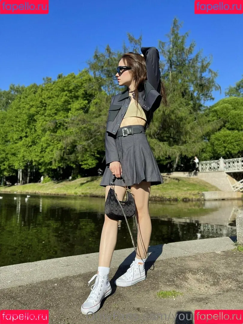youngy.lizzy Onlyfans Photo Gallery 