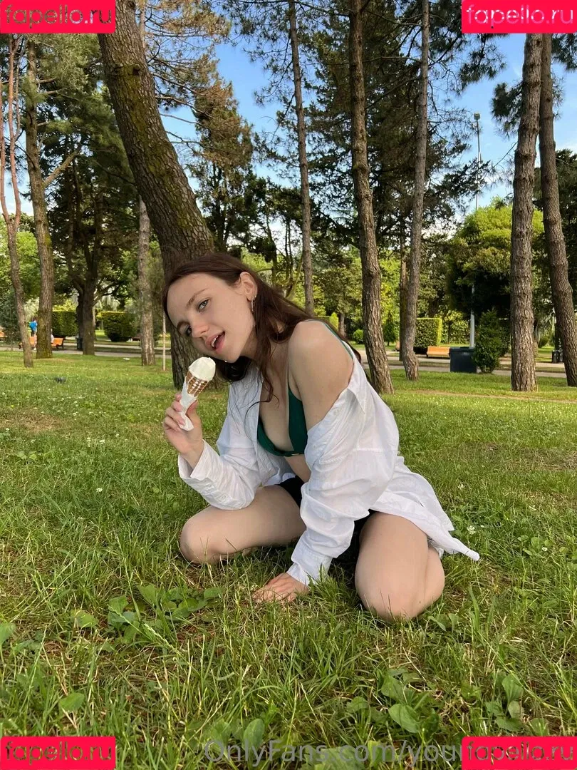 youngy.lizzy Onlyfans Photo Gallery 