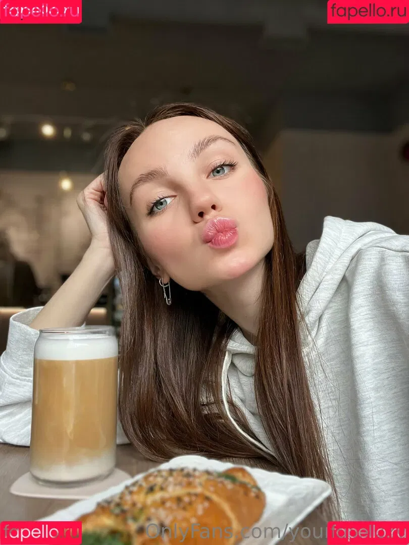 youngy.lizzy Onlyfans Photo Gallery 