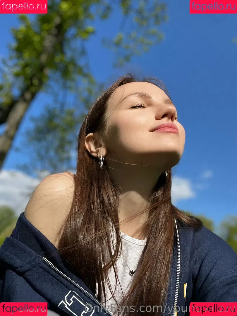 youngy.lizzy Onlyfans Photo Gallery 