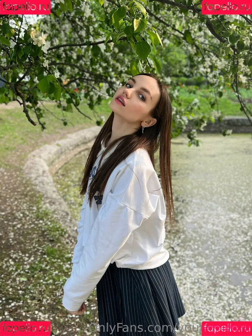 youngy.lizzy Onlyfans Photo Gallery 