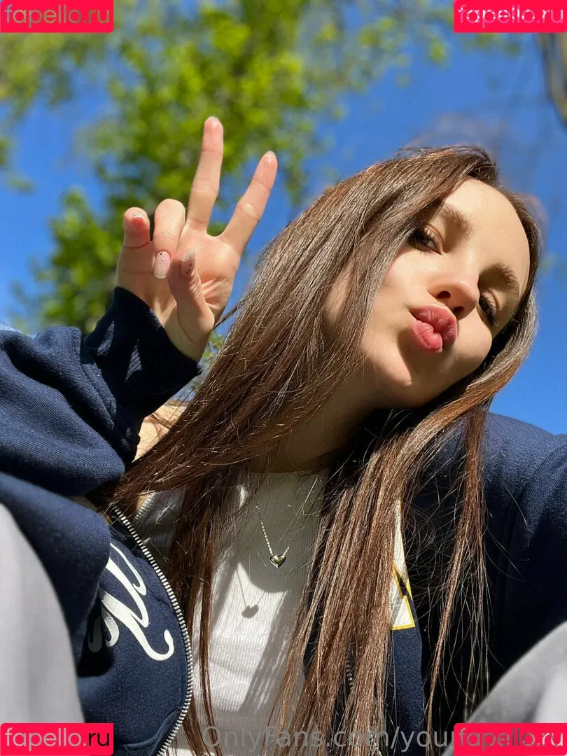 youngy.lizzy Onlyfans Photo Gallery 