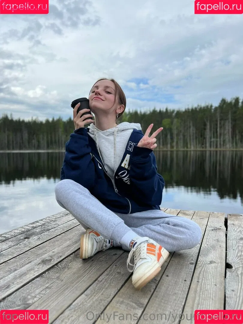 youngy.lizzy Onlyfans Photo Gallery 