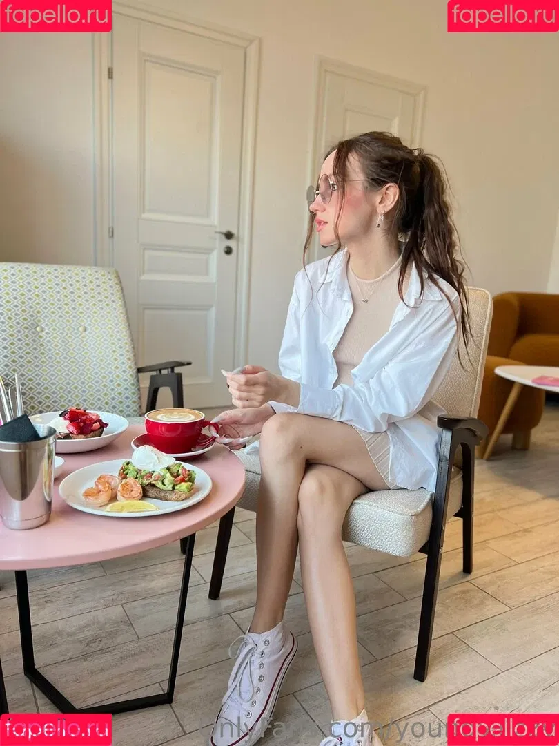 youngy.lizzy Onlyfans Photo Gallery 