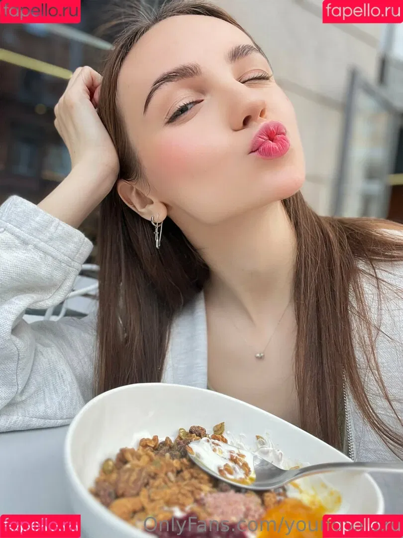 youngy.lizzy Onlyfans Photo Gallery 