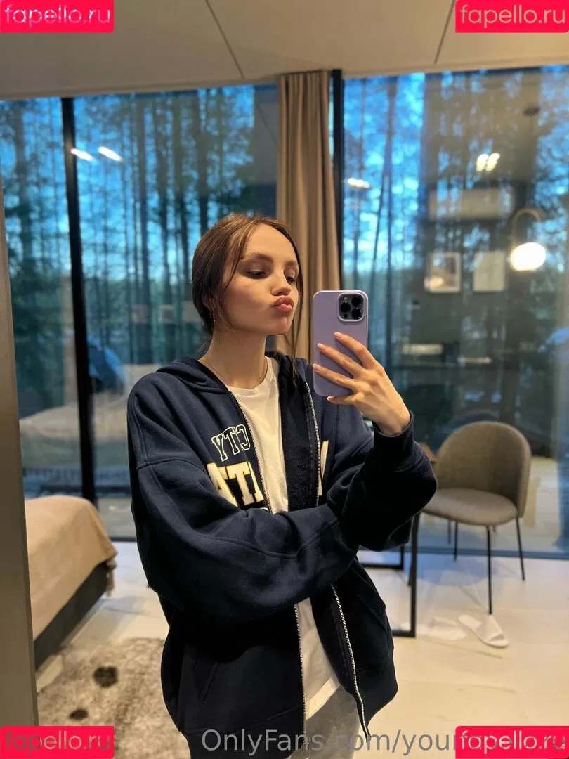 youngy.lizzy Onlyfans Photo Gallery 