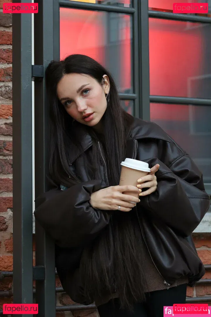 youngy.lizzy Onlyfans Photo Gallery 