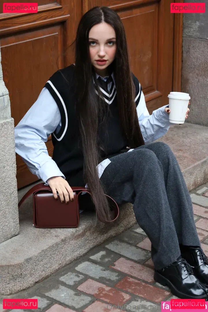 youngy.lizzy Onlyfans Photo Gallery 