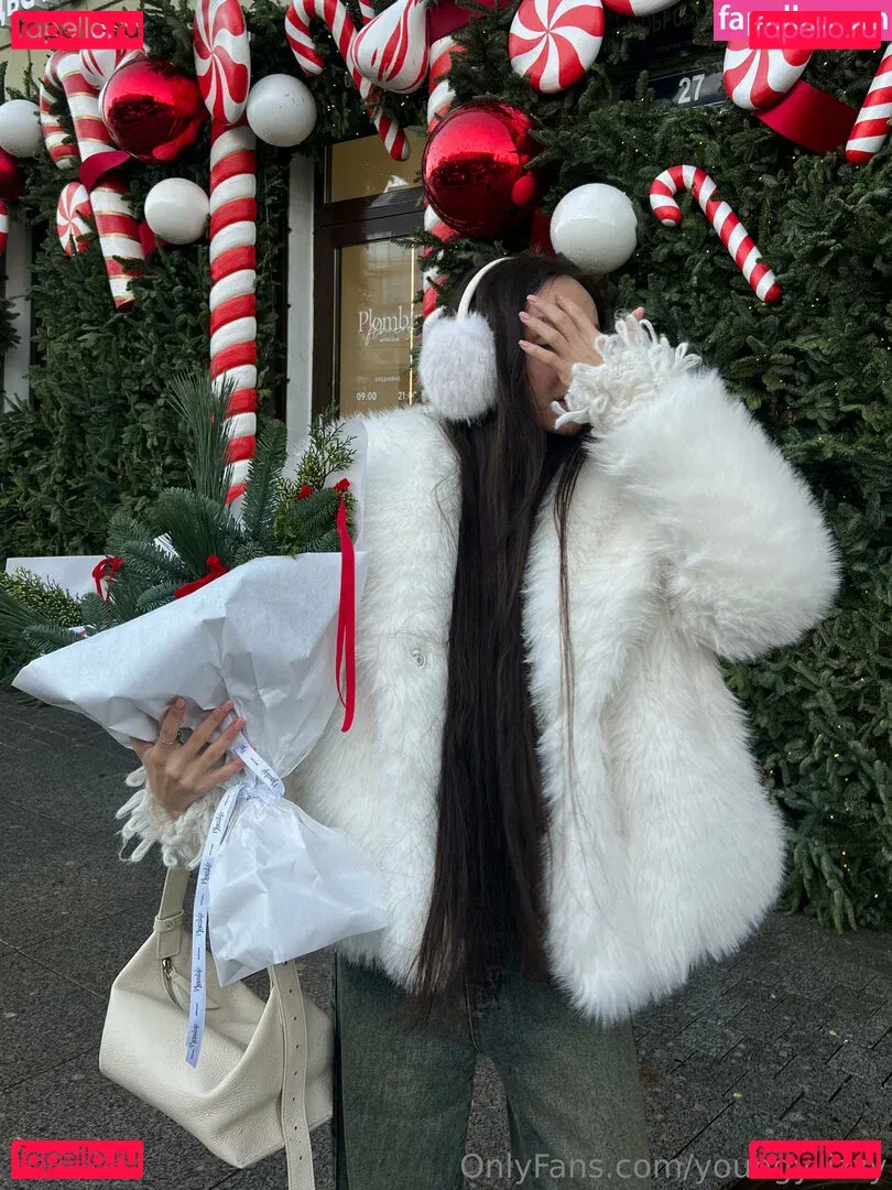 youngy.lizzy Onlyfans Photo Gallery 