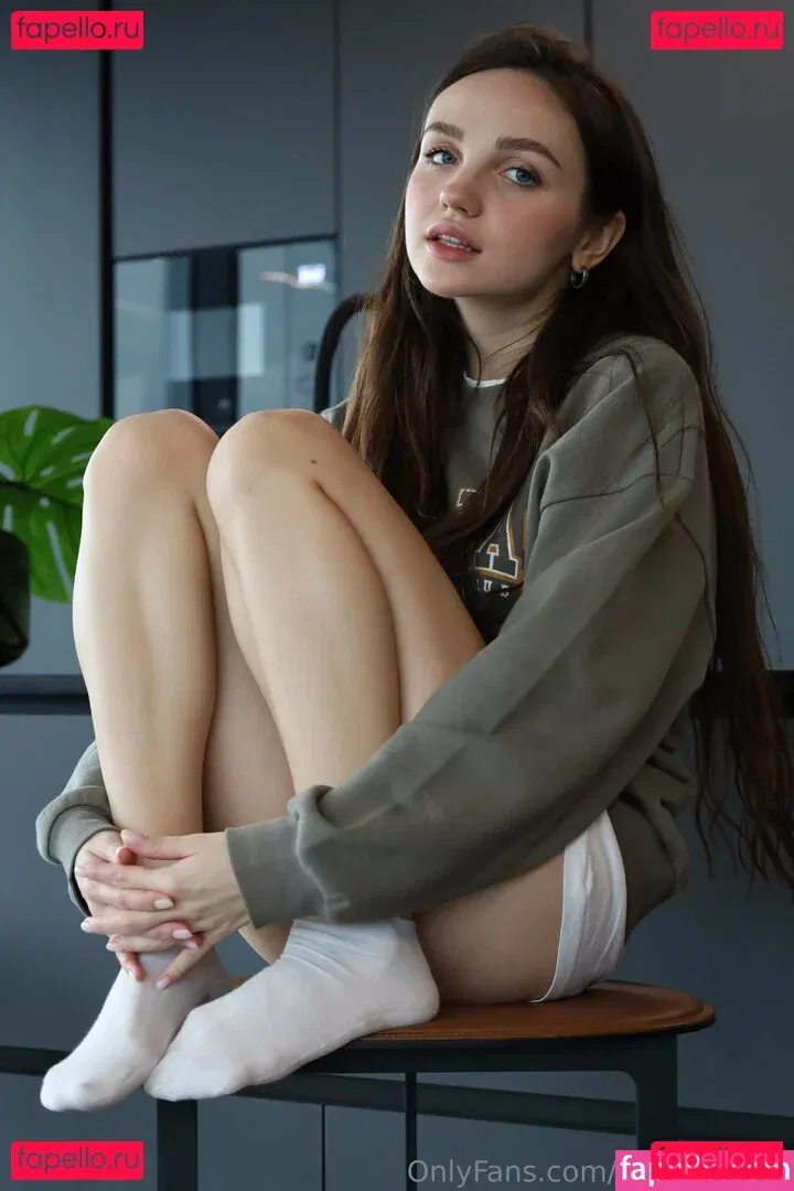 youngy.lizzy Onlyfans Photo Gallery 