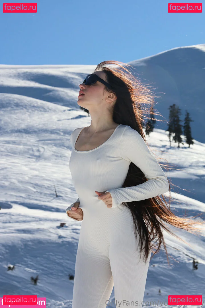 youngy.lizzy Onlyfans Photo Gallery 