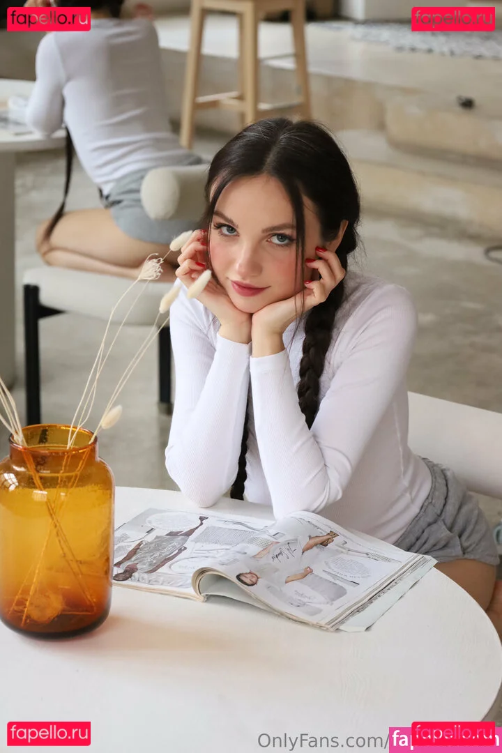 youngy.lizzy Onlyfans Photo Gallery 