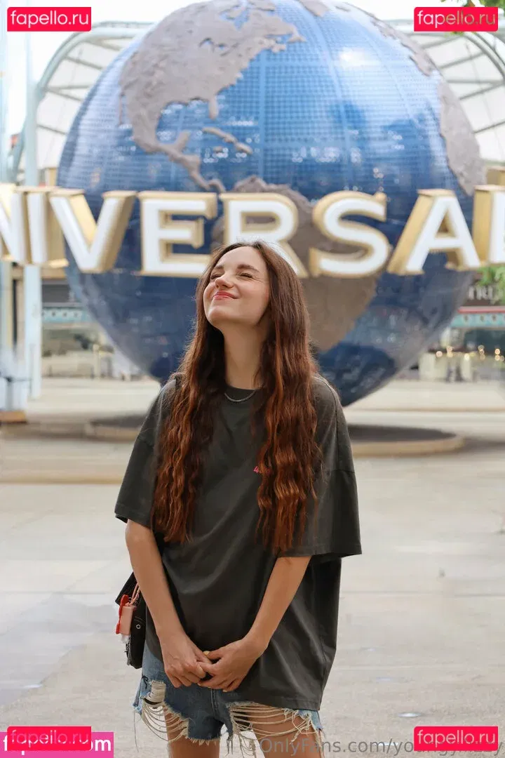 youngy.lizzy Onlyfans Photo Gallery 