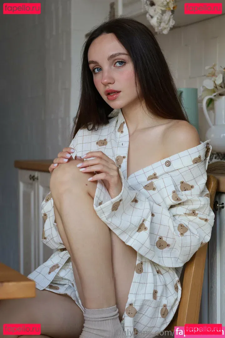 youngy.lizzy Onlyfans Photo Gallery 