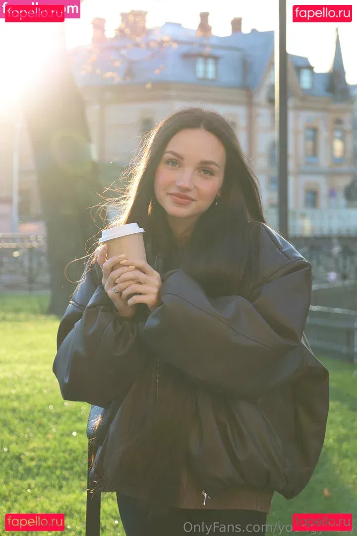 youngy.lizzy Onlyfans Photo Gallery 