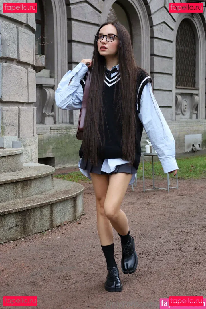 youngy.lizzy Onlyfans Photo Gallery 