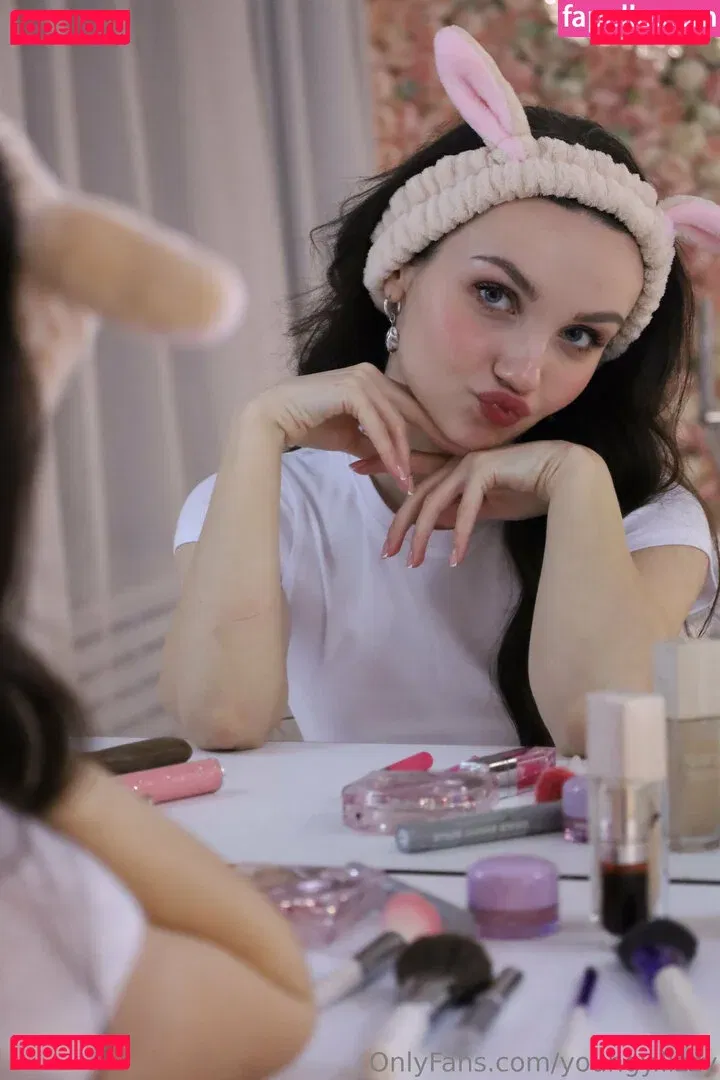 youngy.lizzy Onlyfans Photo Gallery 