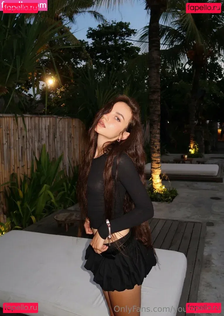 youngy.lizzy Onlyfans Photo Gallery 