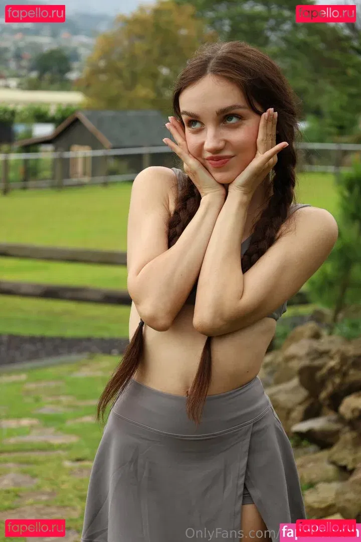 youngy.lizzy Onlyfans Photo Gallery 