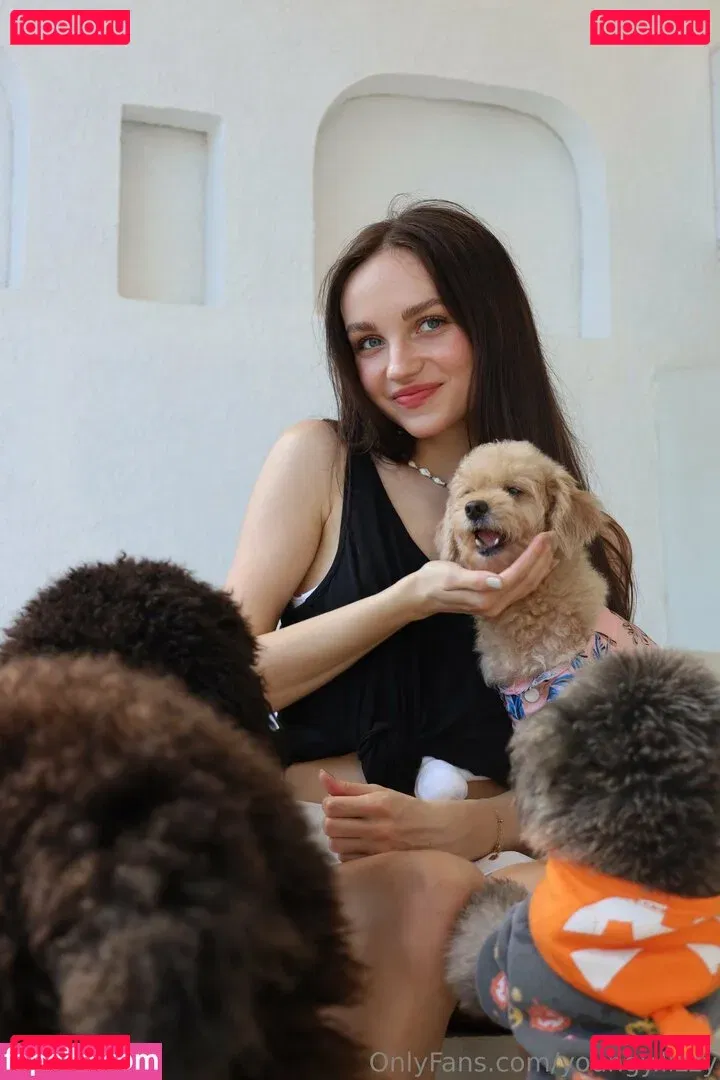 youngy.lizzy Onlyfans Photo Gallery 