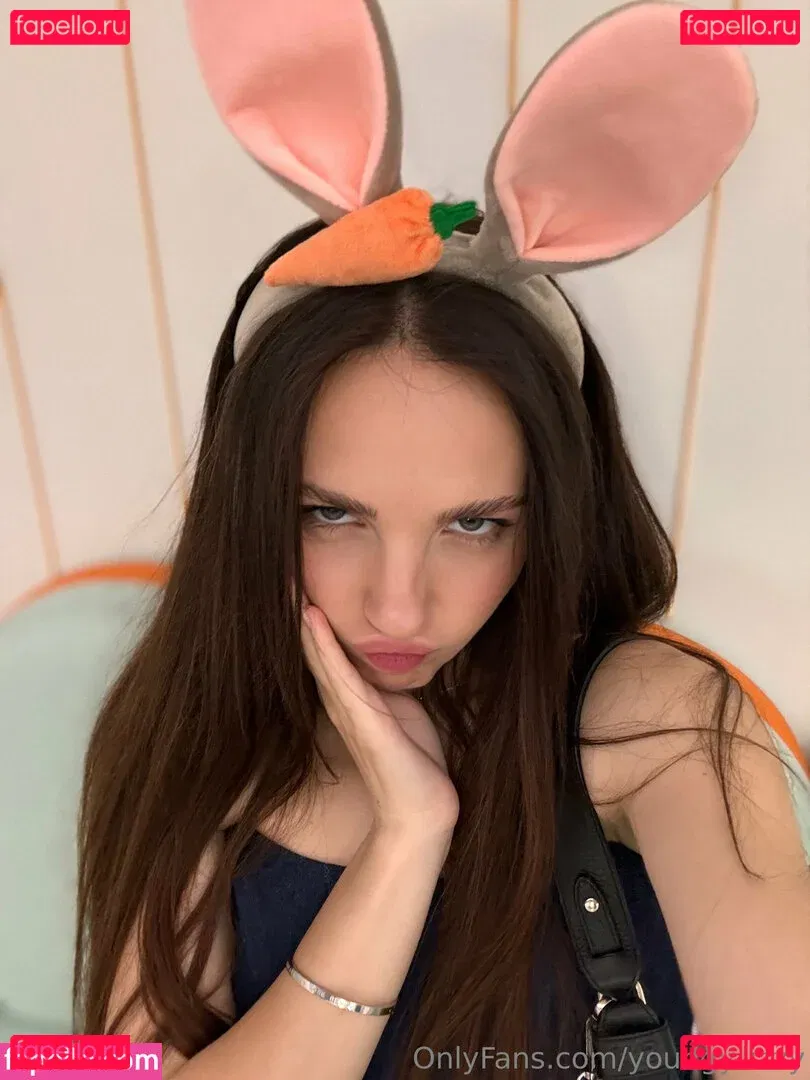 youngy.lizzy Onlyfans Photo Gallery 