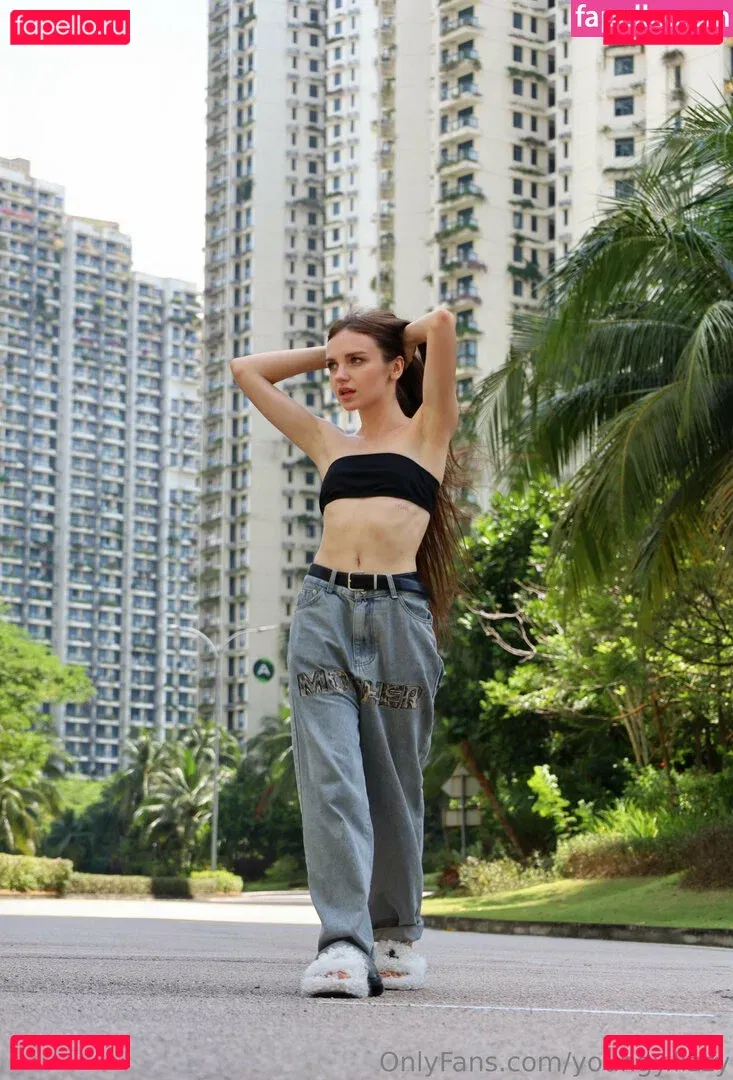 youngy.lizzy Onlyfans Photo Gallery 