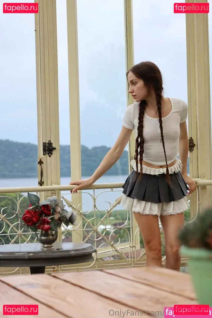 youngy.lizzy Onlyfans Photo Gallery 